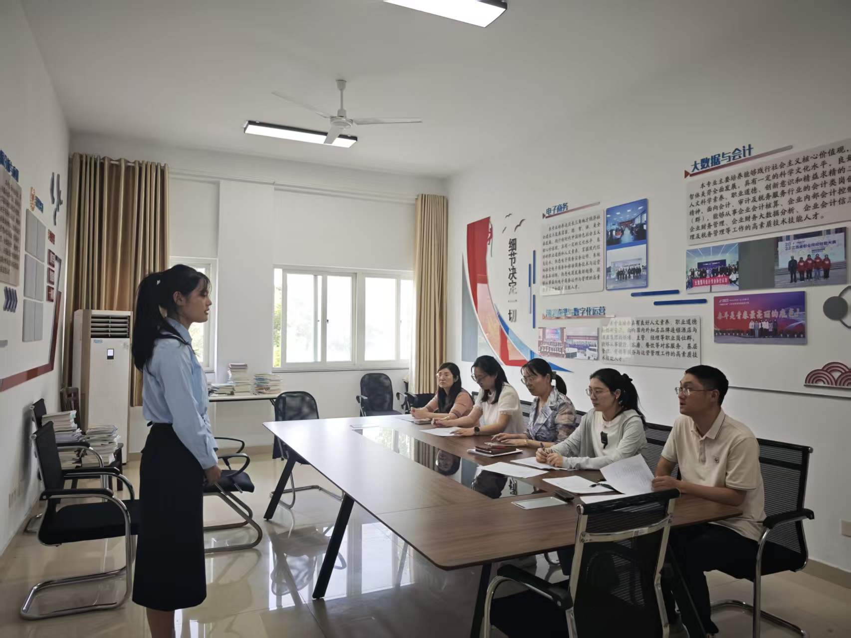 遴选骨干力量，护航新生成长——数智商贸学院开展班主任助理竞选工作